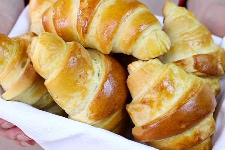 Cornetti dolci - ricetta facile e con poco burro