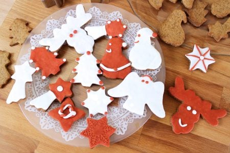 Biscotti di Natale – decorati con pasta di zucchero – pan di zenzero