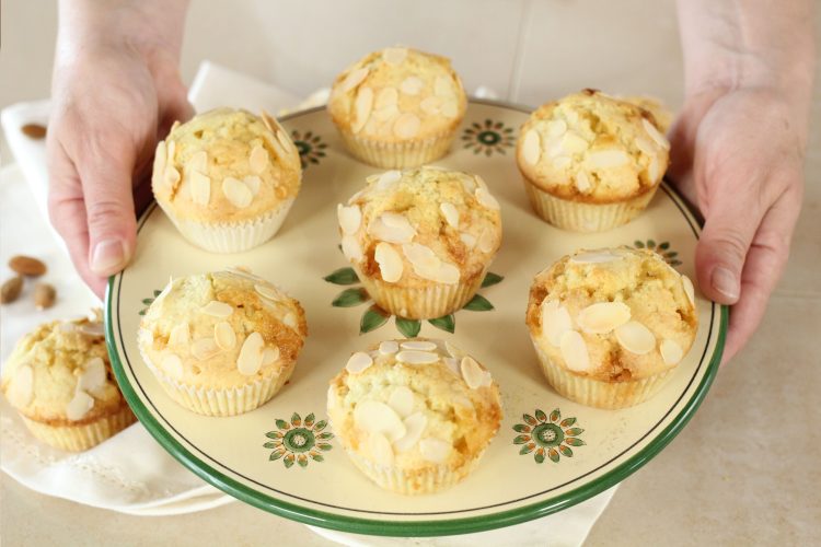 Muffin al cioccolato bianco e mandorle