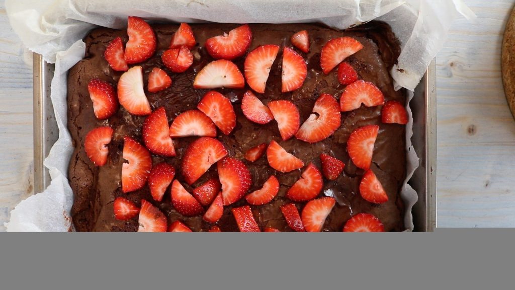 Brownies al cioccolato fondente e fragole - Step 6