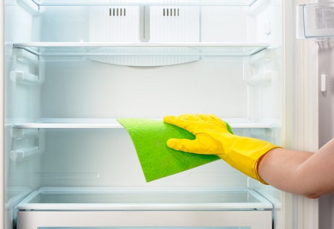 Modi per eliminare i batteri nel frigorifero