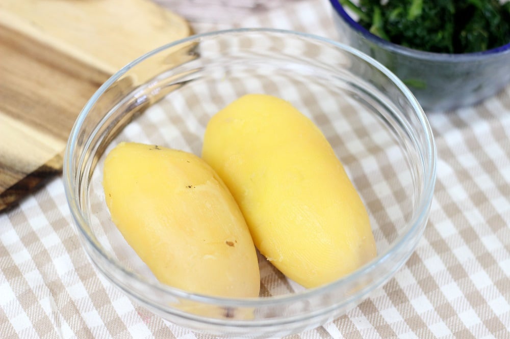 Focaccine di patate in padella con spinaci e formaggio – senza uova - Step 1