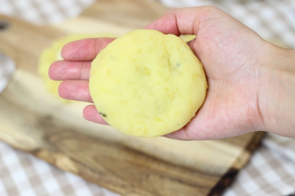 Focaccine di patate in padella con spinaci e formaggio – senza uova - Step 8