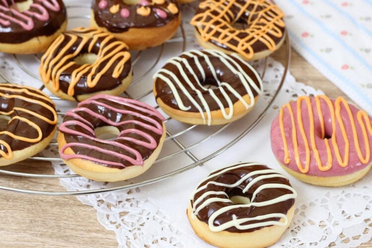 Donuts americani glassati - ricetta facile
