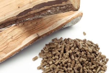 Come riscaldare casa con la legna: camino o stufa?