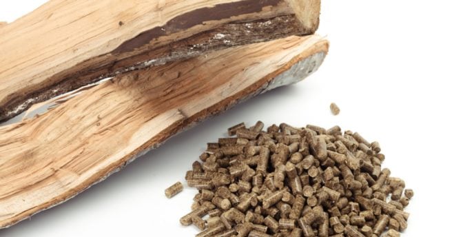 Come riscaldare casa con la legna: camino o stufa?