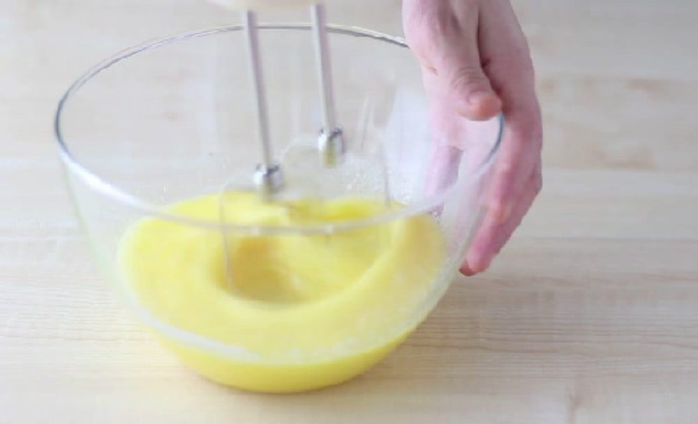 Ciambella al limone con cuore di ricotta - Step 2