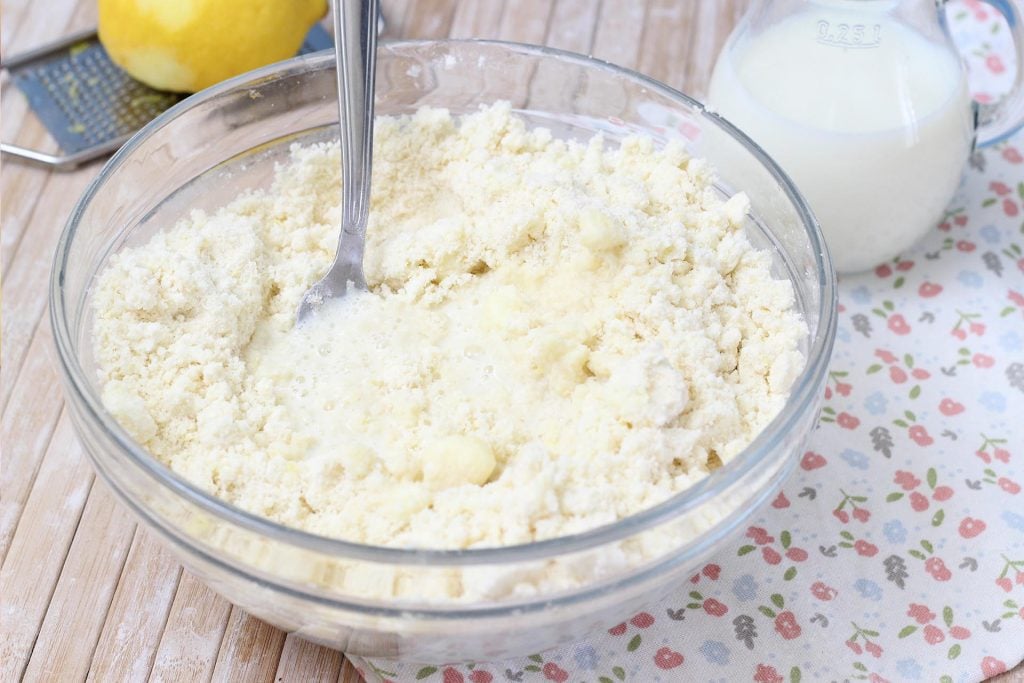 Pasta frolla al latte senza uova – ricetta facile - Step 6