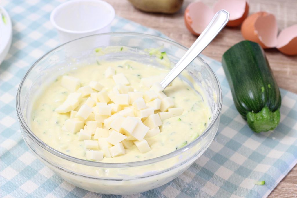 Torta salata 7 vasetti alle zucchine – ricetta facile - Step 7