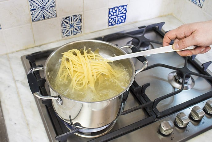 Spaghetti con sugo di salsiccia veloce - Step 4