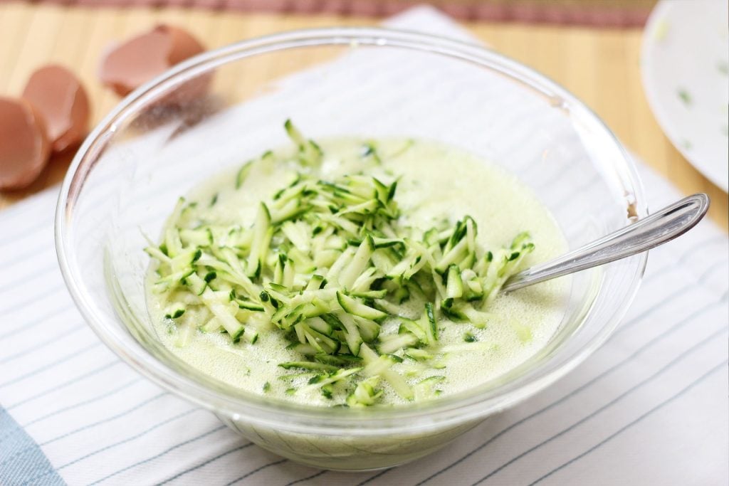 Ciambella salata pesto e zucchine – ricetta facile e soffice - Step 4