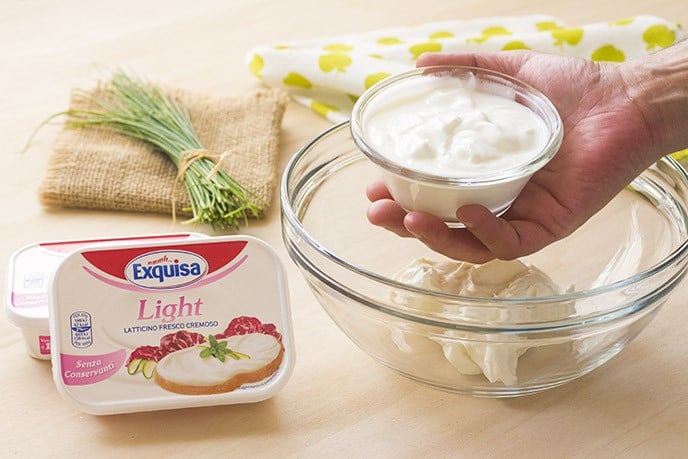 Salsa al formaggio e yogurt per insalate, pollo e patate - Step 2
