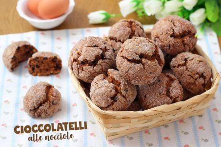 Biscotti cioccolatelli alle nocciole – ricetta facile