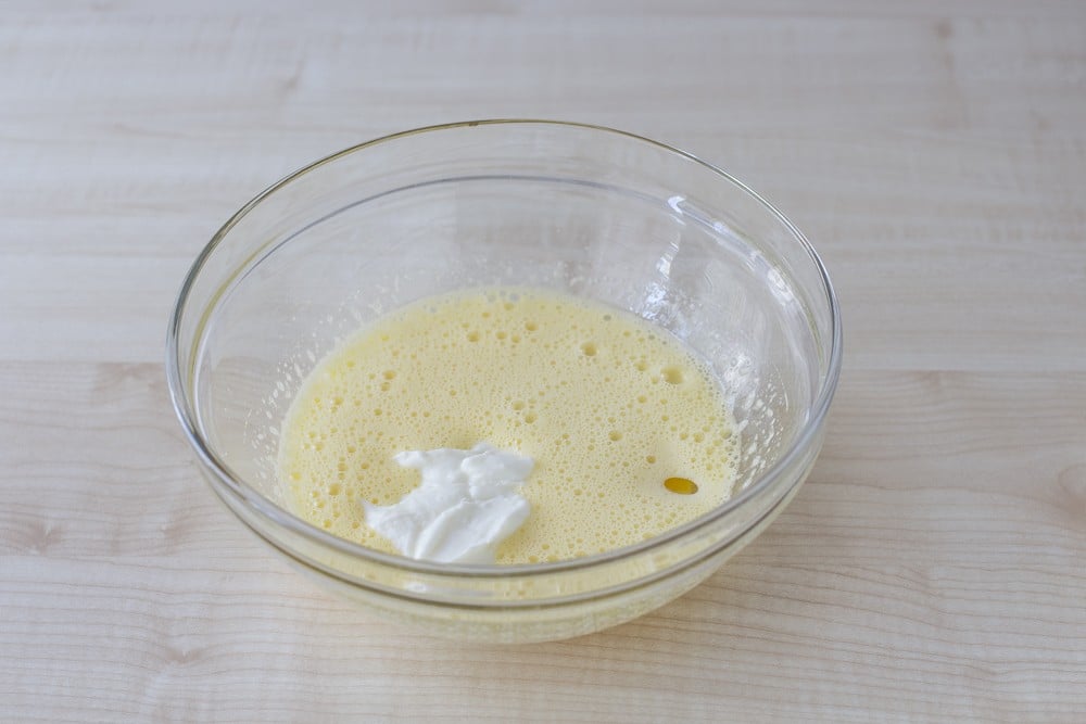 Ciambelle allo yogurt soffici - Step 2