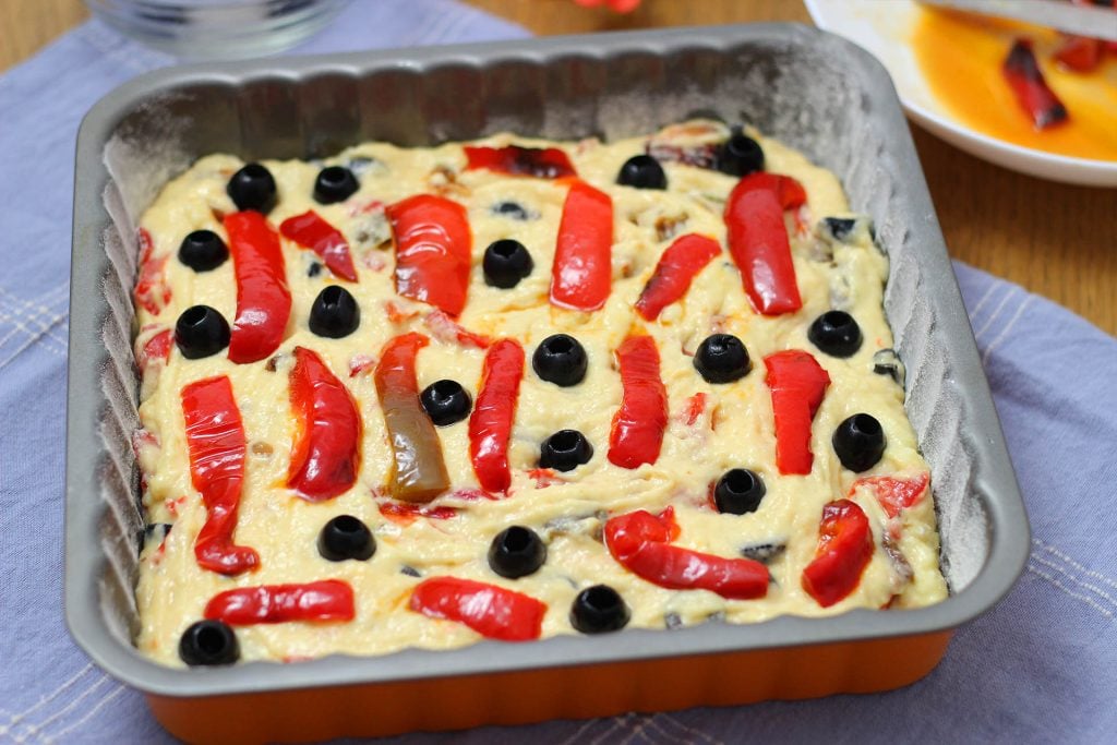 Torta salata peperoni e olive nere – ricetta facile - Step 10