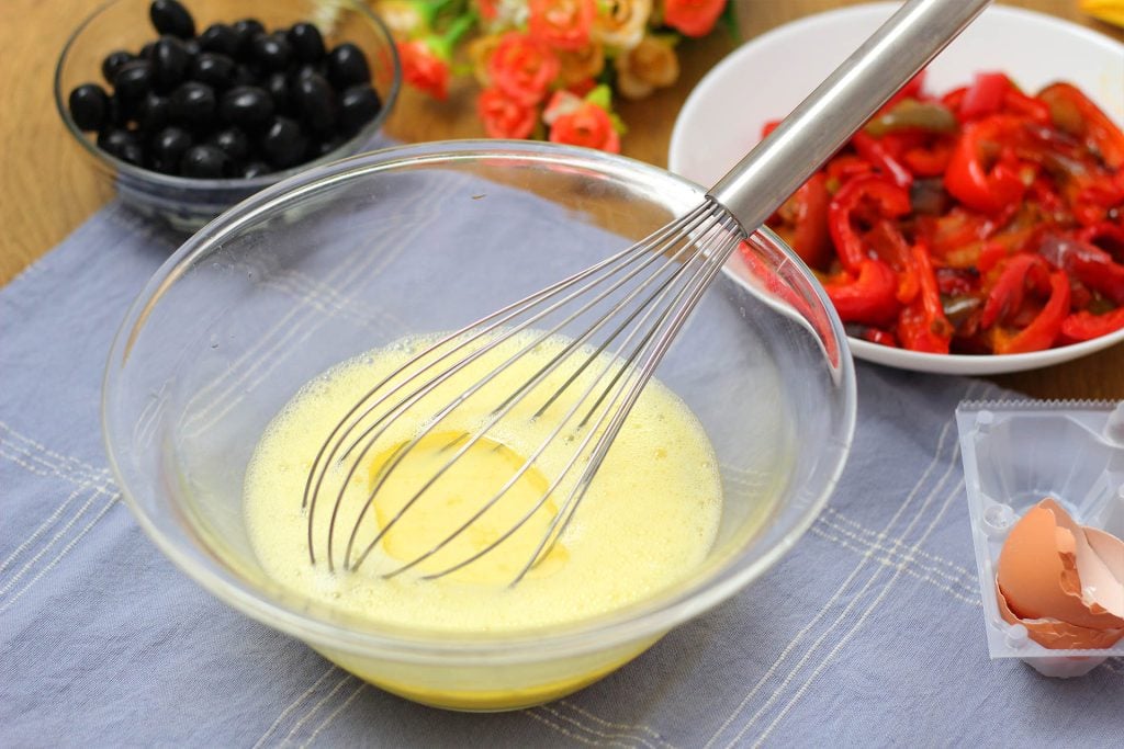 Torta salata peperoni e olive nere – ricetta facile - Step 3