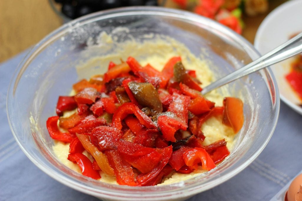 Torta salata peperoni e olive nere – ricetta facile - Step 7