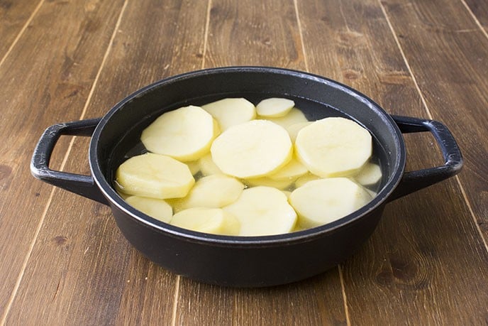 Tortino di patate filante con scamorza e pancetta - Step 1