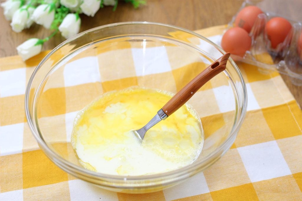 Muffins soffici al formaggio – ricetta facile - Step 2