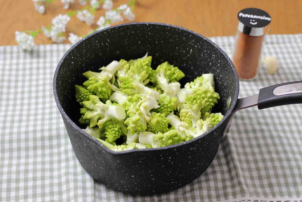 Rigatoni broccoli e olive nere – ricetta facile - Step 2