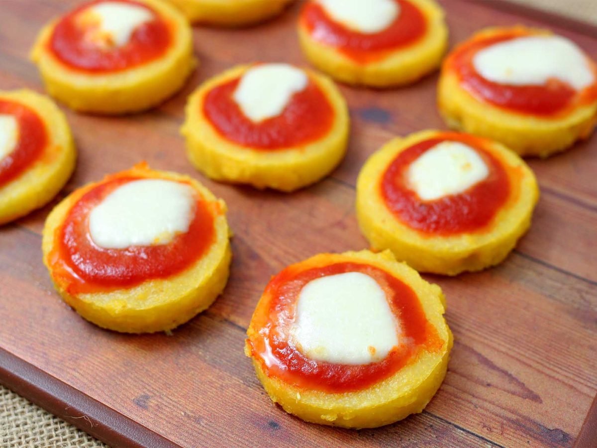 Pizzette di polenta – ricetta facile