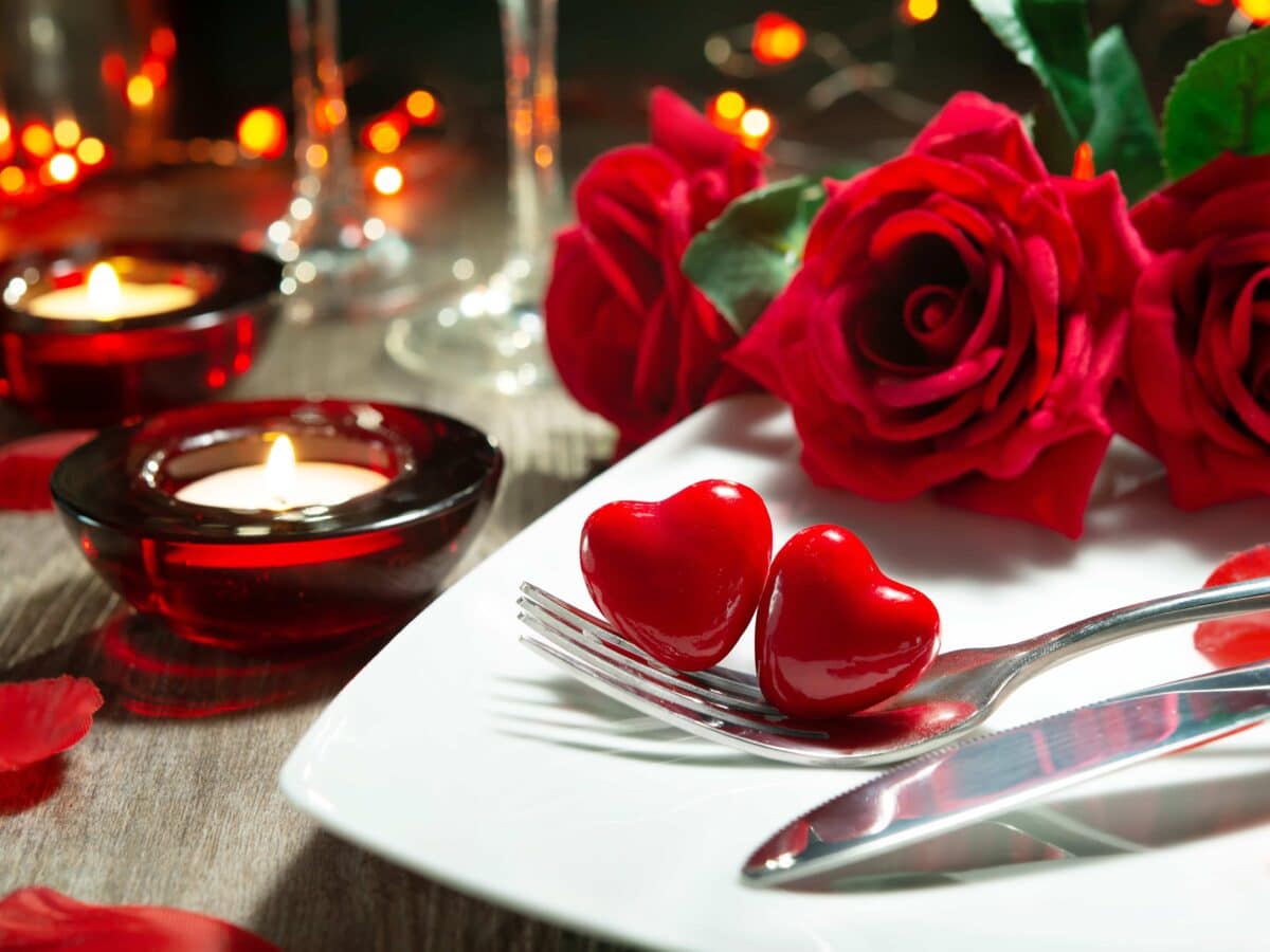 Come organizzare una cena romantica