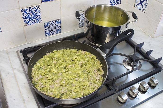 Pasta al forno con broccoli e salsiccia - Step 2
