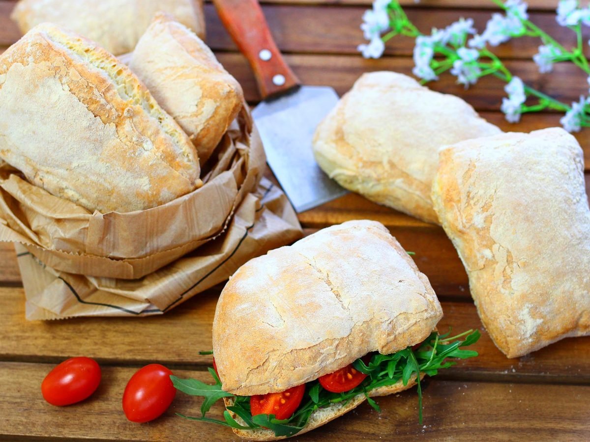 Tozzetti: deliziose ciabattine di pane