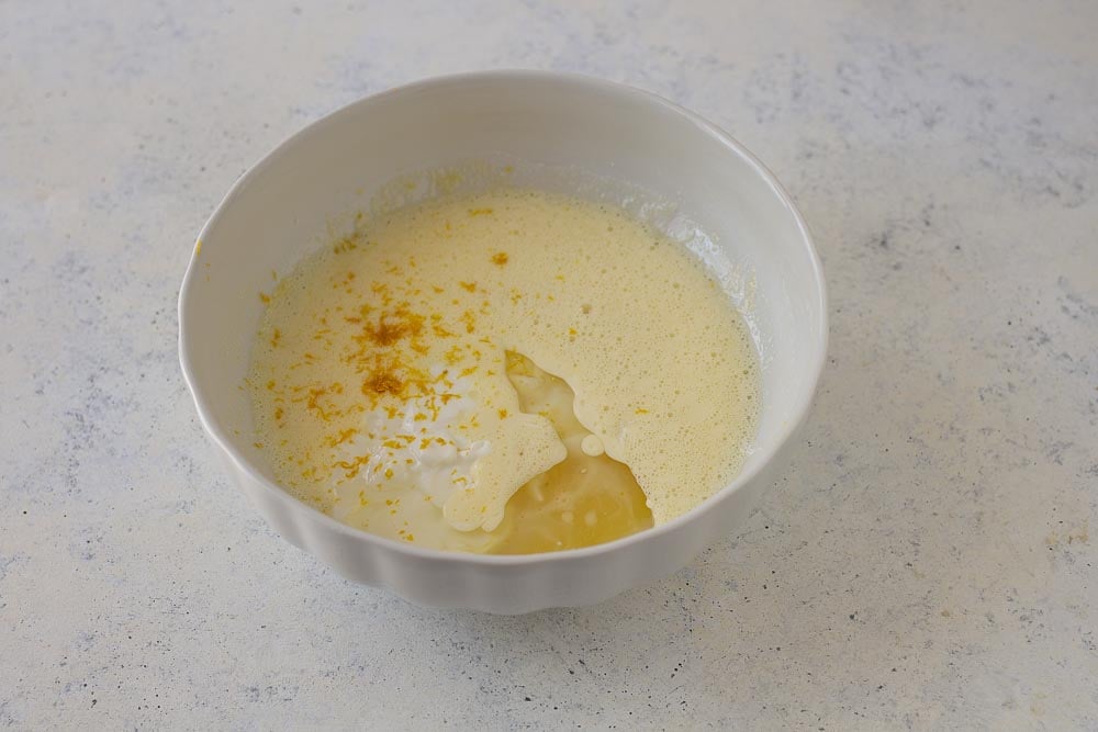 Ciambellone yogurt e marmellata - Step 2