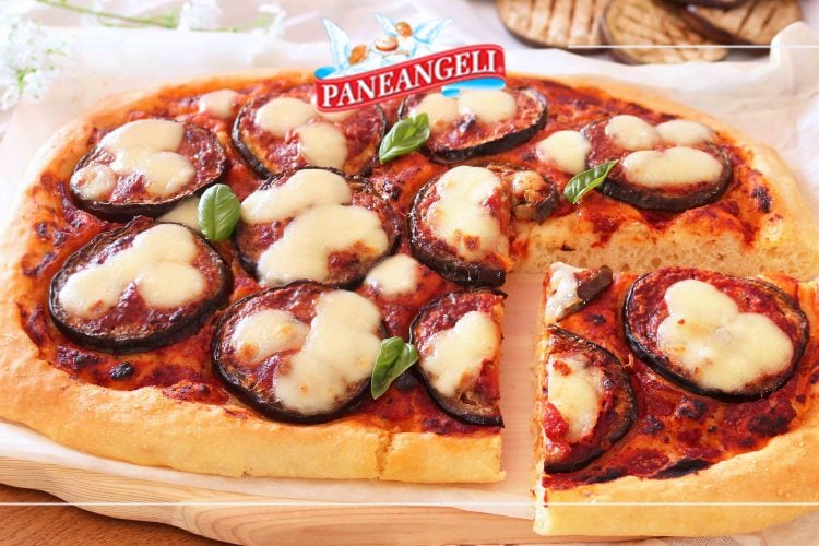 Focaccia soffice alla parmigiana - senza impasto