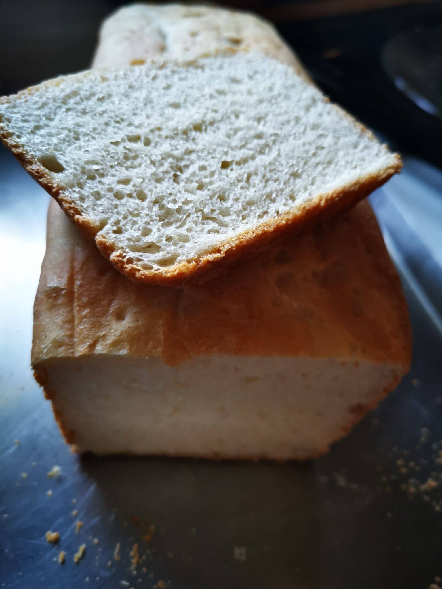 Pane in cassetta bianco