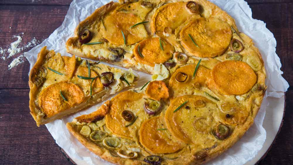 frittata di ceci con patate rosse e cipollotti