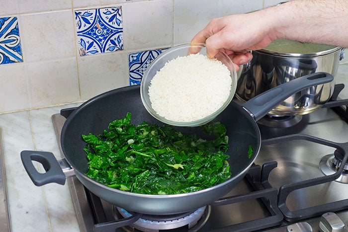 Sformato di riso filante agli spinaci - Step 1