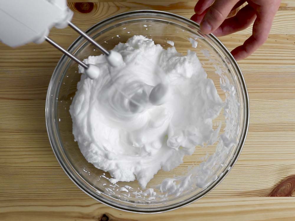 Torta allo yogurt soffice - Step 1
