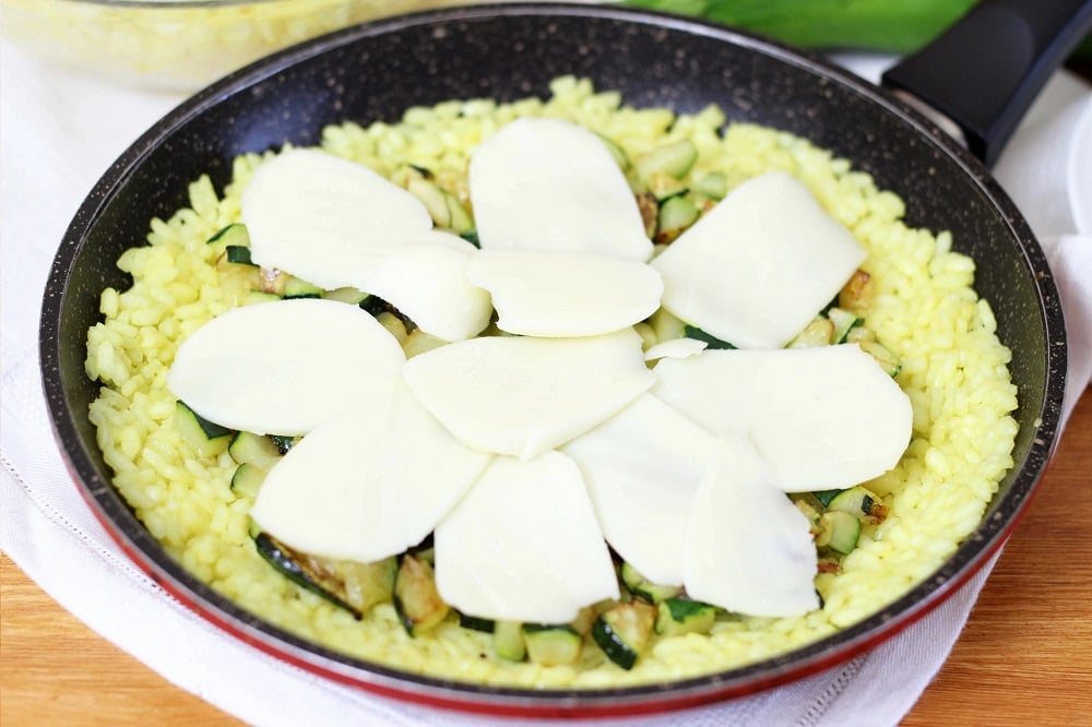 Torta di riso in padella con zucchine e formaggio - Step 5