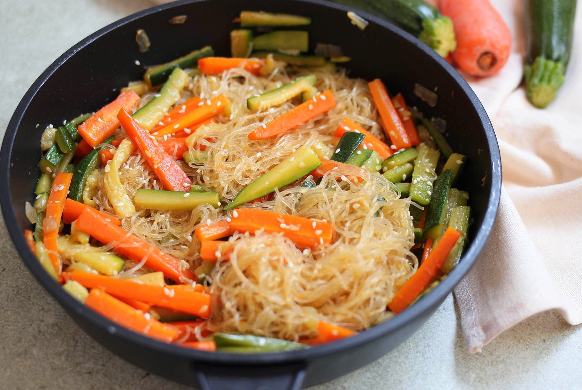 Spaghetti di soia con verdure