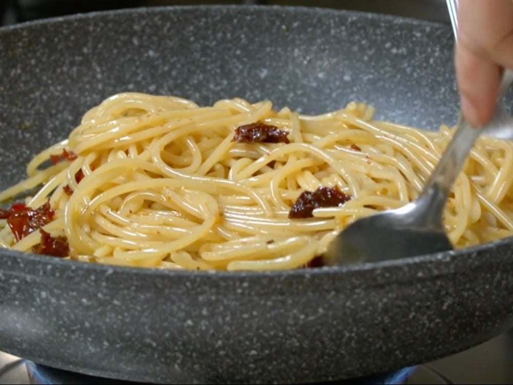 Spaghetti aglio, olio e peperoncino di Benedetta - Step 7