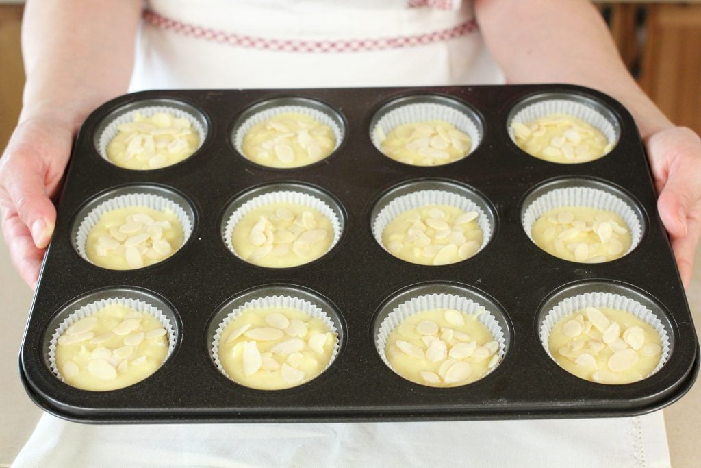 Muffins al cioccolato bianco e mandorle - Step 10