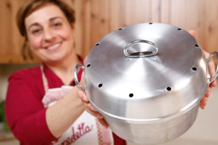 Come cuocere un ciambellone senza forno con la pentola Versilia