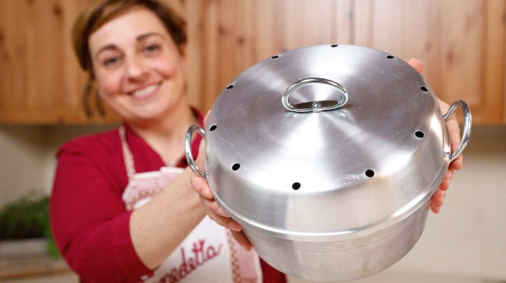 Come cuocere un ciambellone senza forno con la pentola Versilia