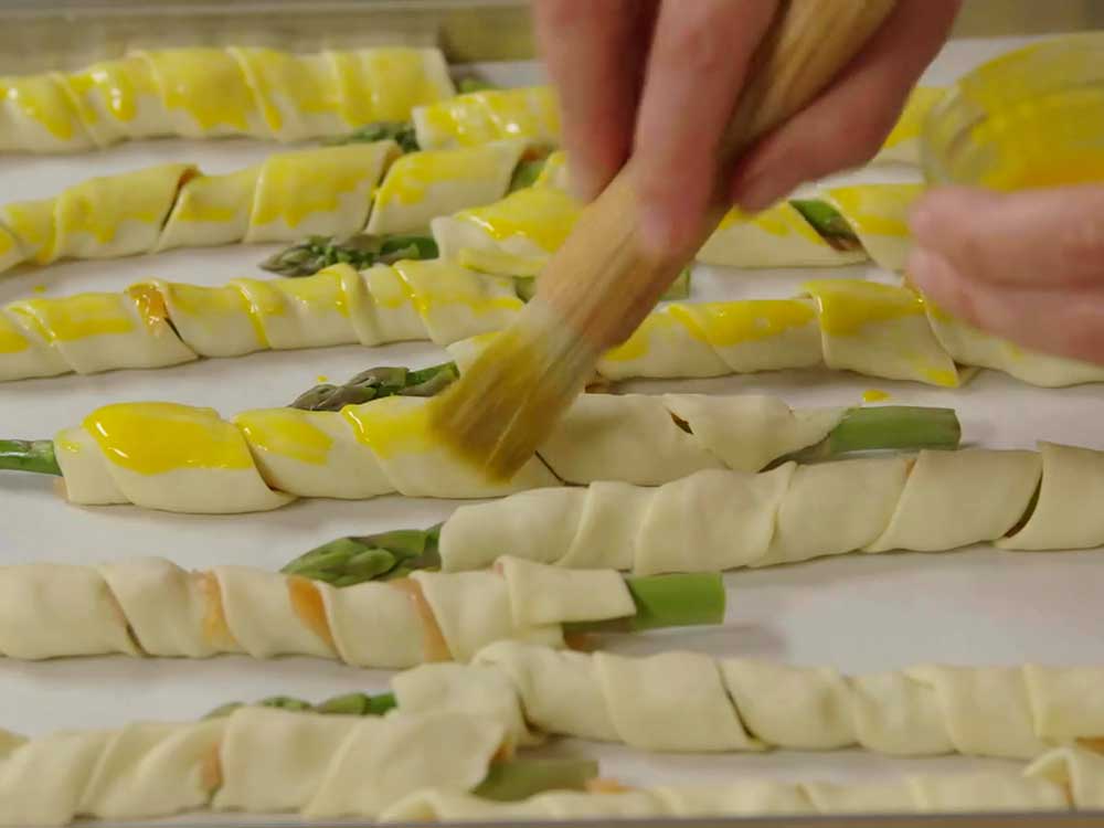 Asparagi in crosta: la ricetta di Benedetta - Step 5