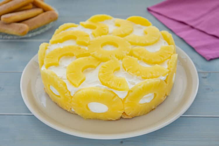 Torta fredda yogurt e ananas senza cottura
