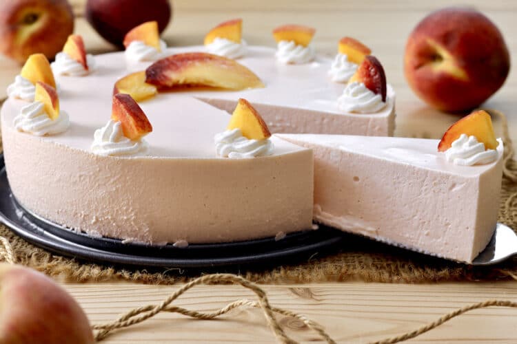 Torta mousse alle pesche