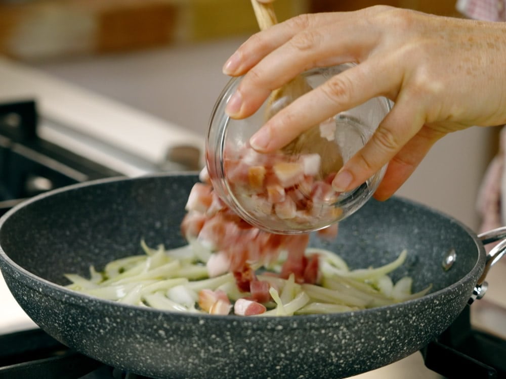 Focaccia in padella zucchine e pancetta - Step 7