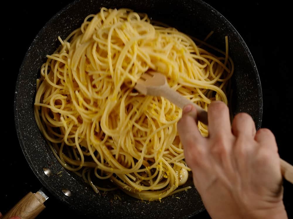 Spaghetti acciughe e limone - Step 5