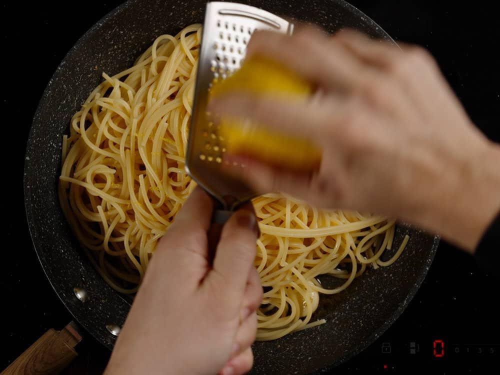 Spaghetti acciughe e limone - Step 3