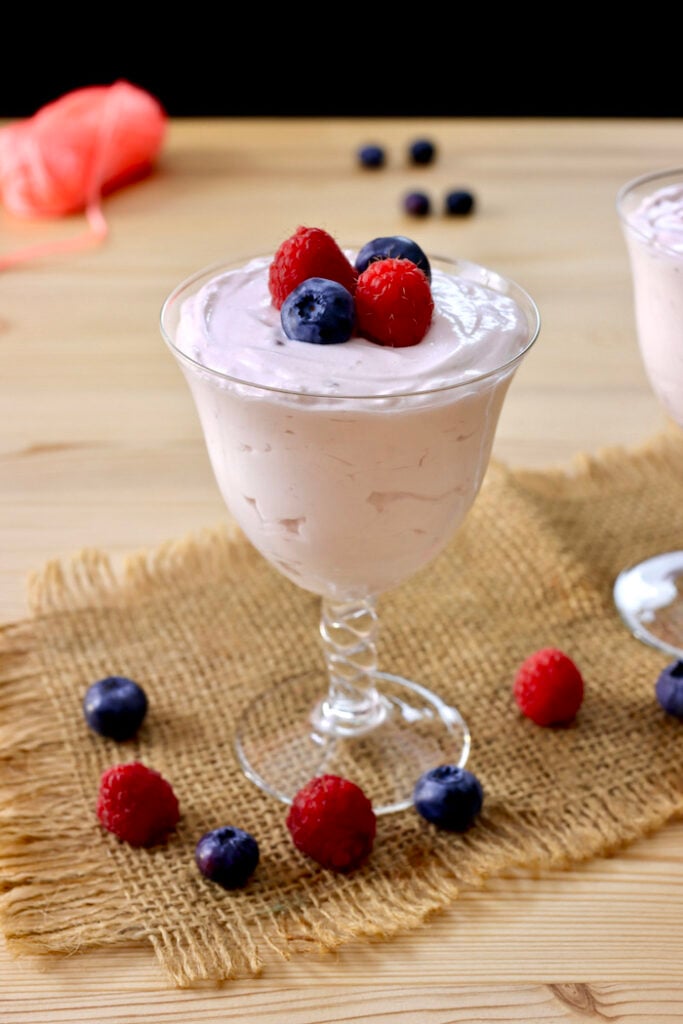 Mousse allo yogurt ai frutti di bosco - Step 4