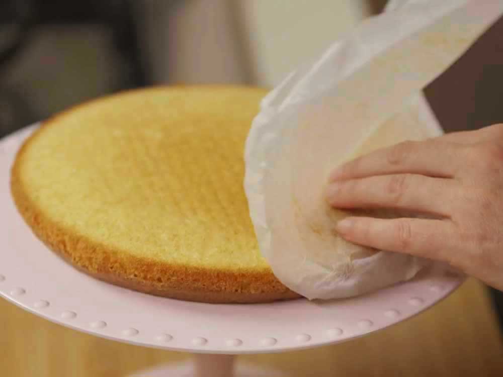 Victoria sponge cake - Step 10