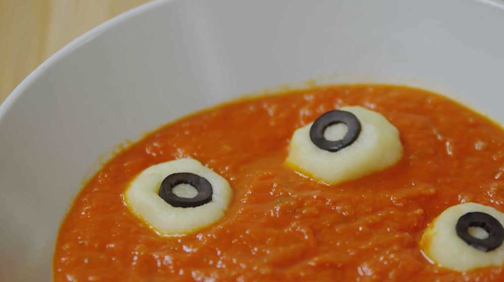 zuppa al pomodoro di halloween