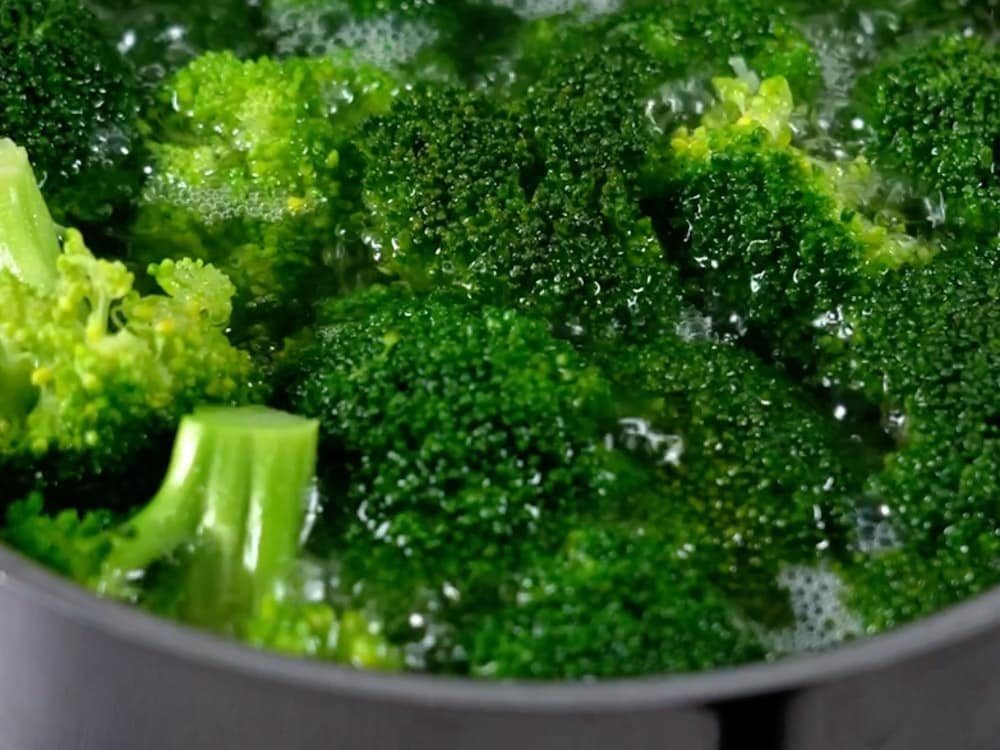 Pasta broccoli e salmone - Step 1